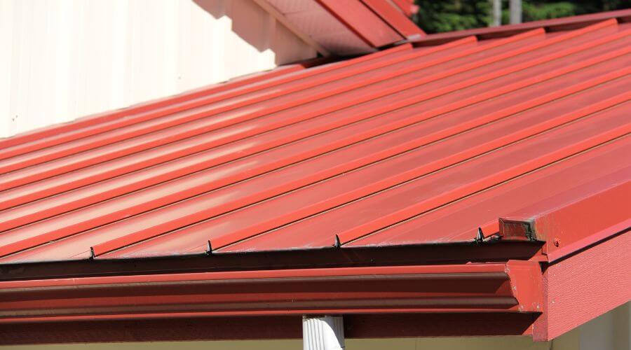 Professional residential roofers in Wales, AK